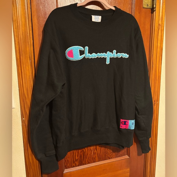Champion Other - CHAMPION VINTAGE Black Reverse Weave Crewneck Pullover Sweater Adult Size Medium
